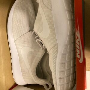 SIZE 11.5 USED Men’s Nike ROSHE One White